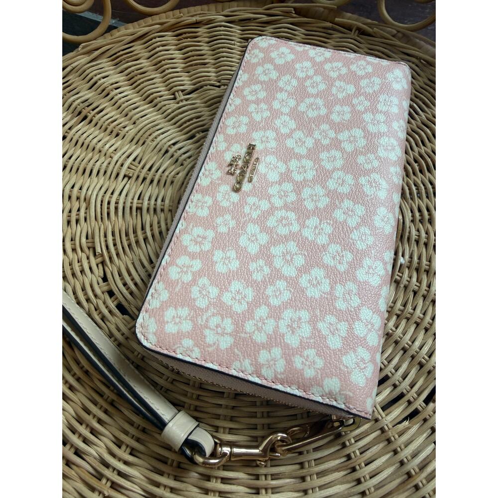 Coach Floral Light Pink Zip Around Wallet - Picture 2 of 7